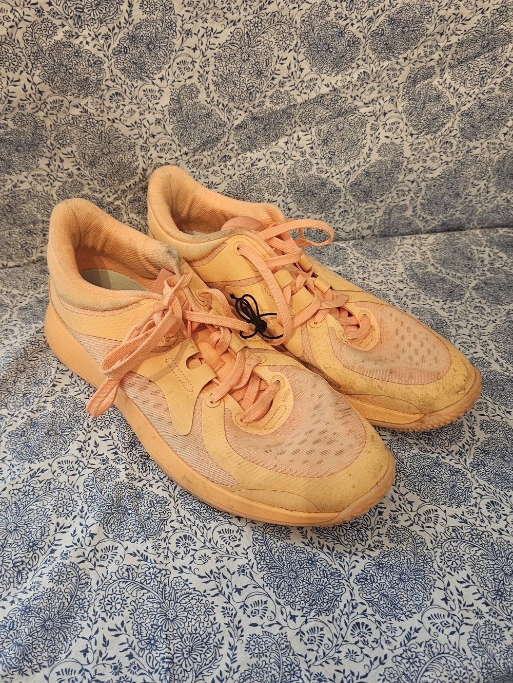 Women Lululemon Athletica Strongfeel Sneakers Sz 9